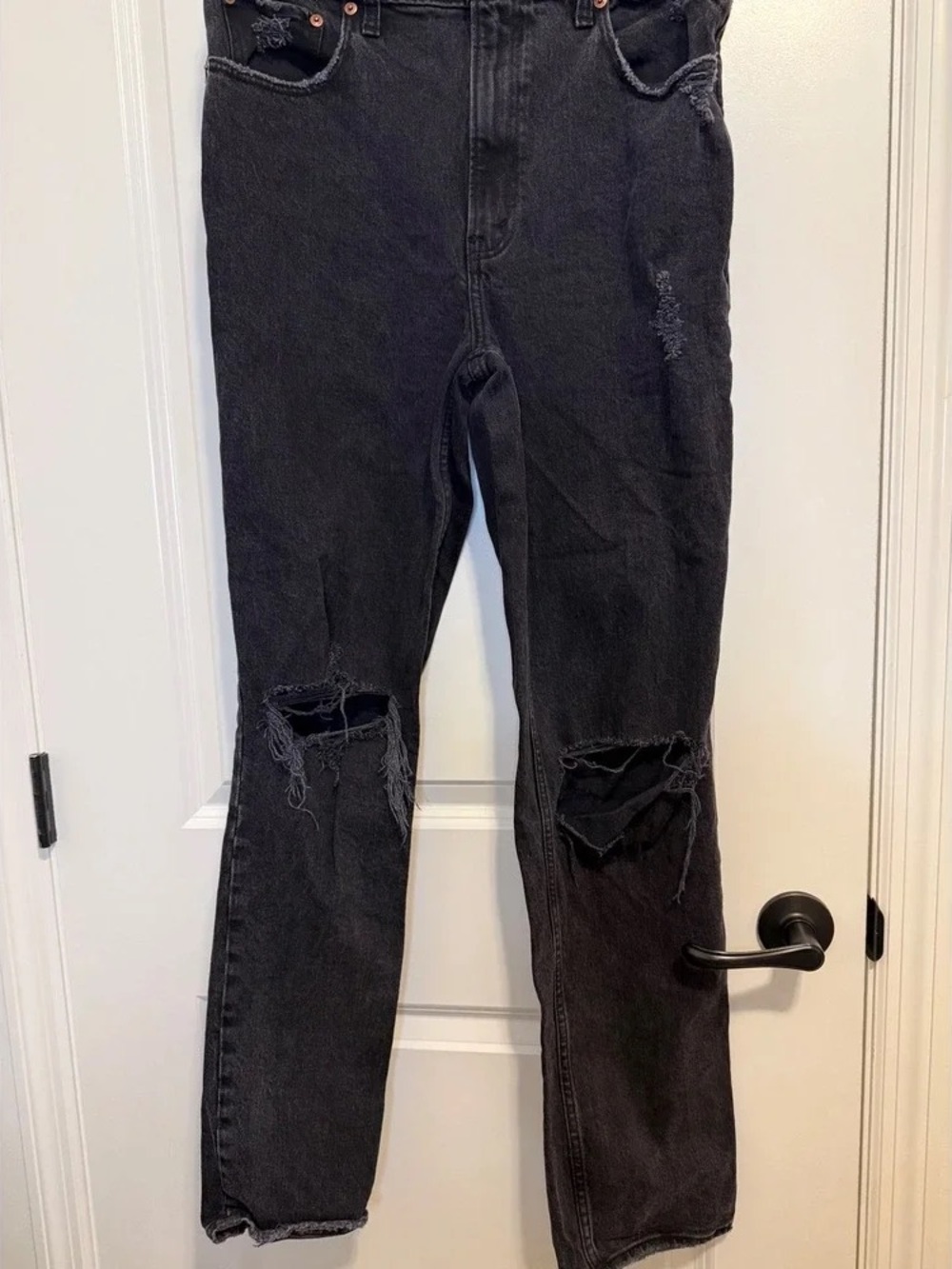 Women’s Black Distressed High-Rise Skinny Jeans